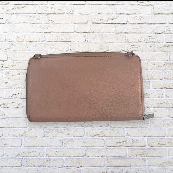 The Sak Wallet Pink Leather Phone Clutch Zipper 3 Compartments Multi Card - Picture 2 of 3